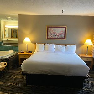King Suite Jetted Tub Non-Smoking